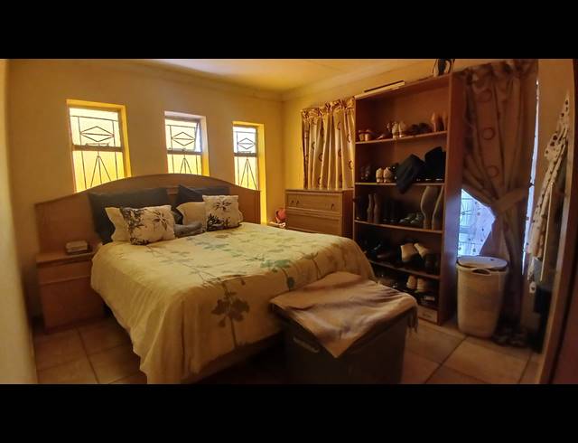 3 BEDROOM HOUSE FOR SALE IN MABOPANE  UNIT B